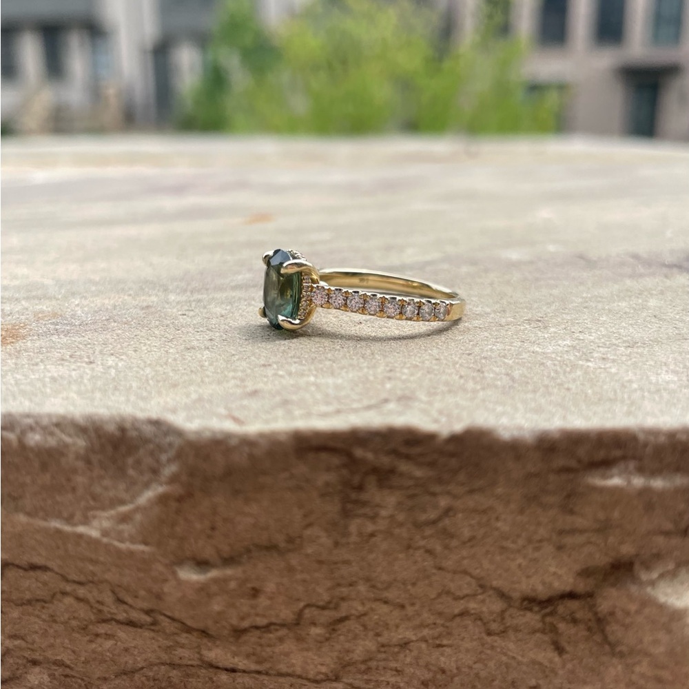 Green Sapphire Diamond Ring - Picture 5 of 8
